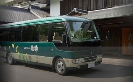 シャトルバス